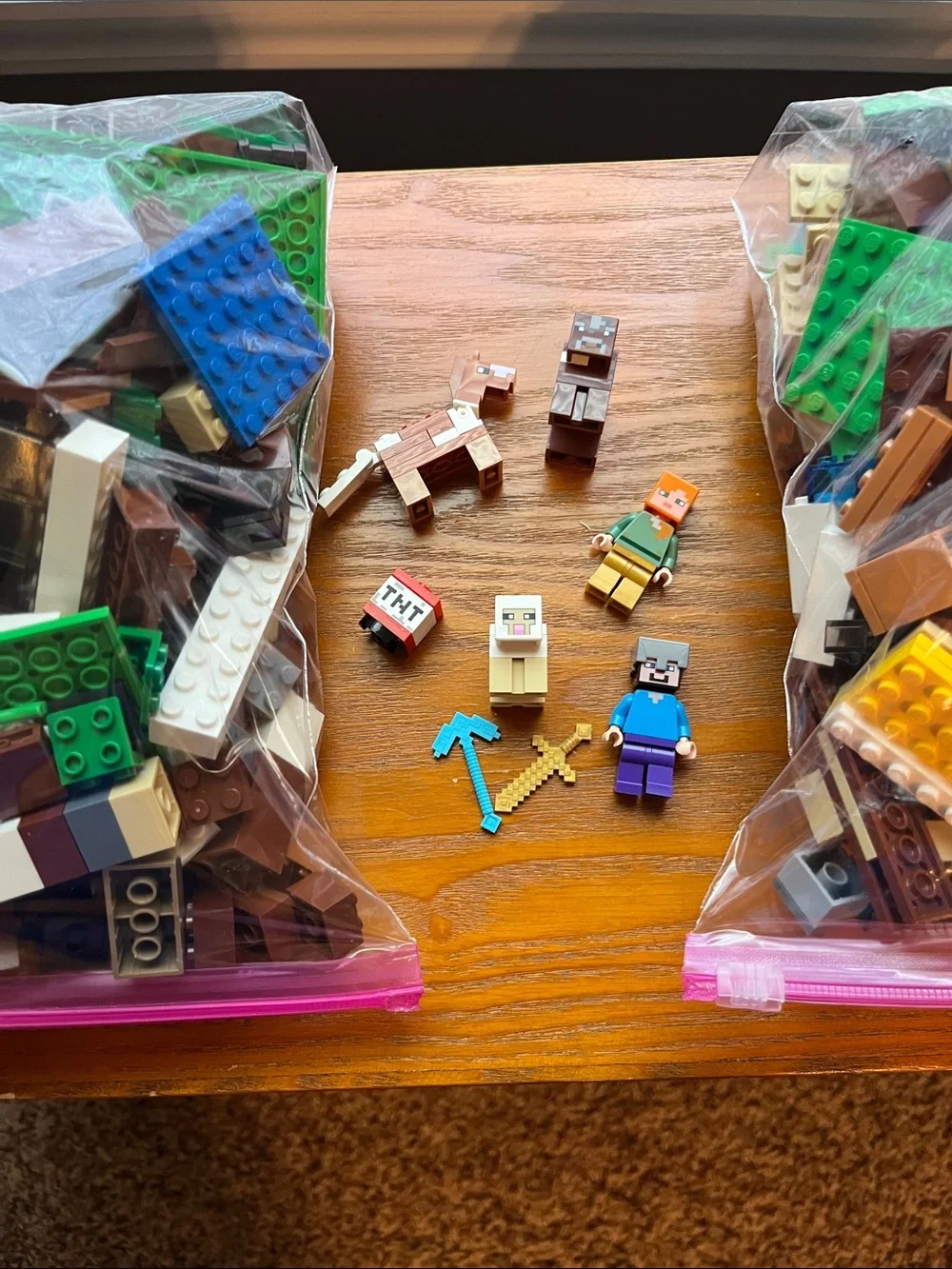 LEGO Minecraft Mixed Bulk Bricks and Minifigures - Brown, Green, Blue